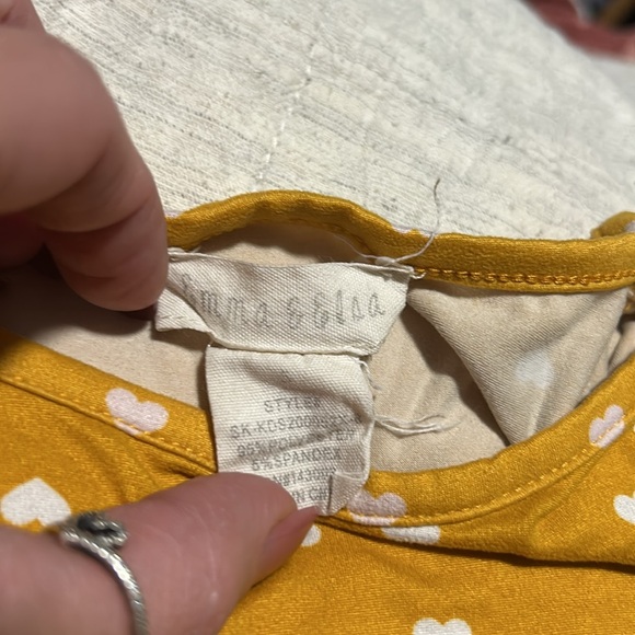 Emma & Elsa Girls tshirt. Size 5 - Picture 2 of 2